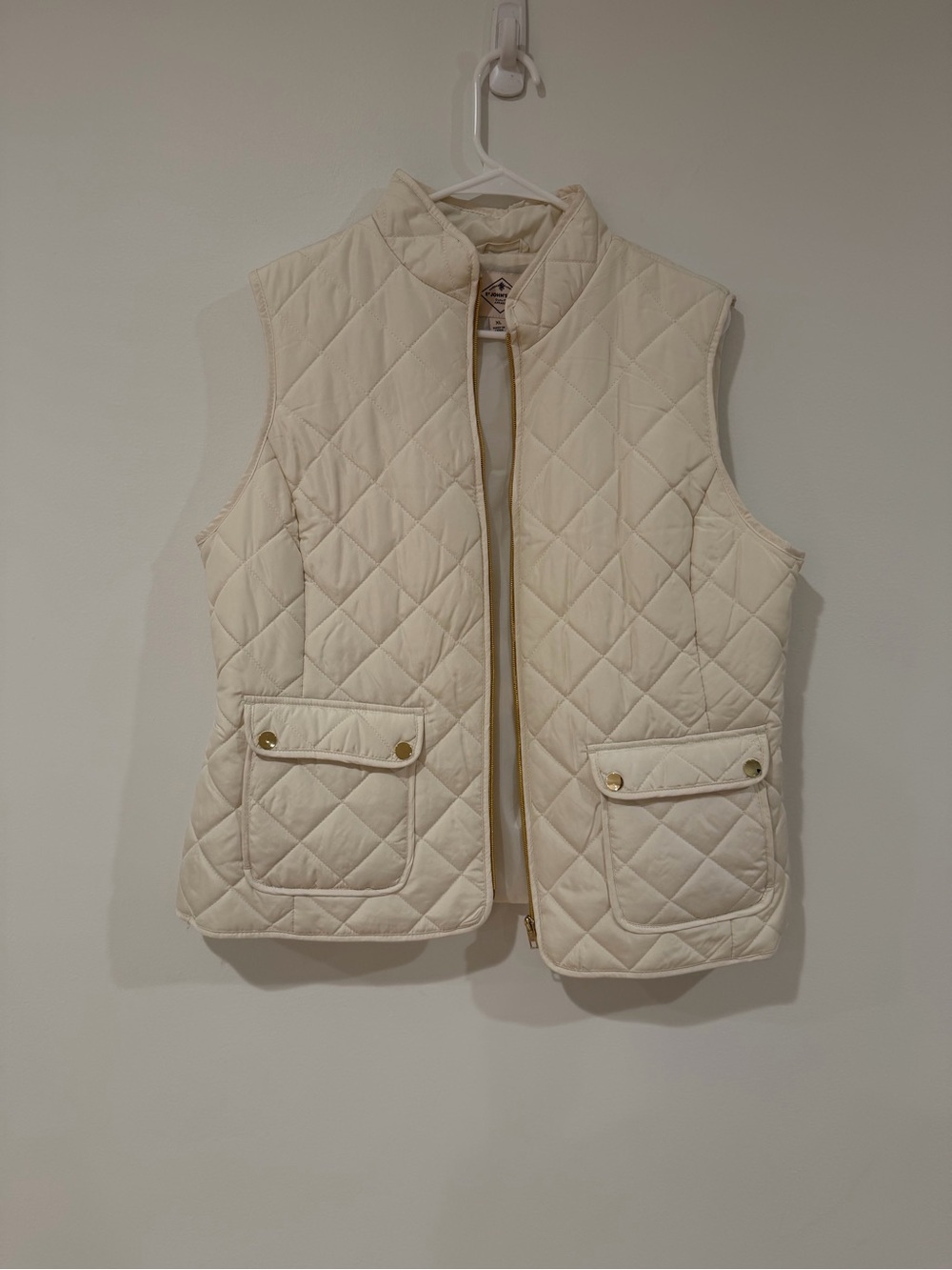 St. John's Bay Quilted Cream Sleeveless Vest with Gold-Tone Snaps